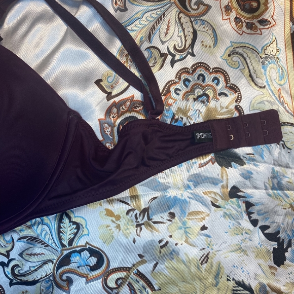 VS VICTORIA'S SECRET 34C BRA - Picture 2 of 2